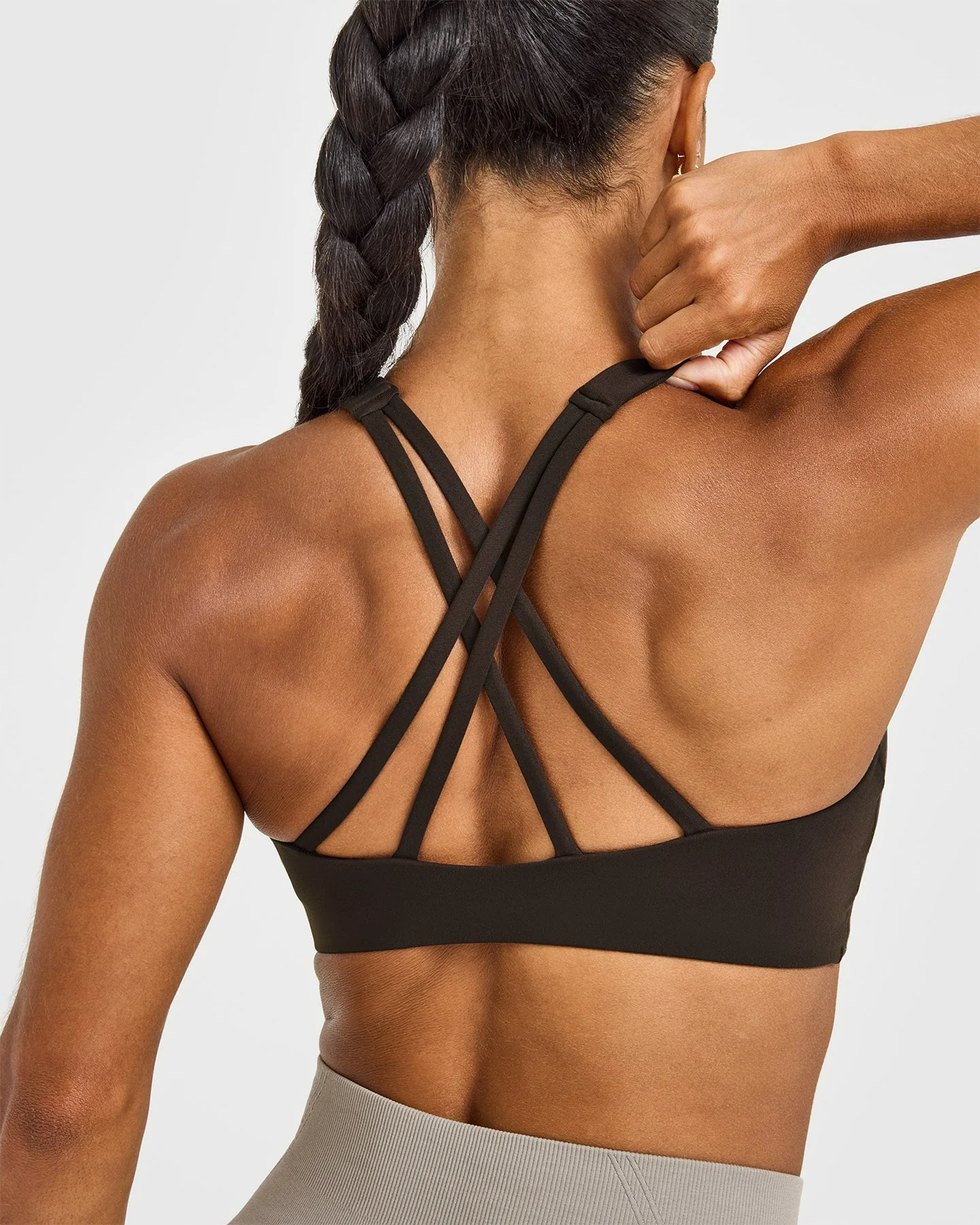 EasyLift™ High Neck Sports Bra with White Logo | 70% Cocoa - Image 2