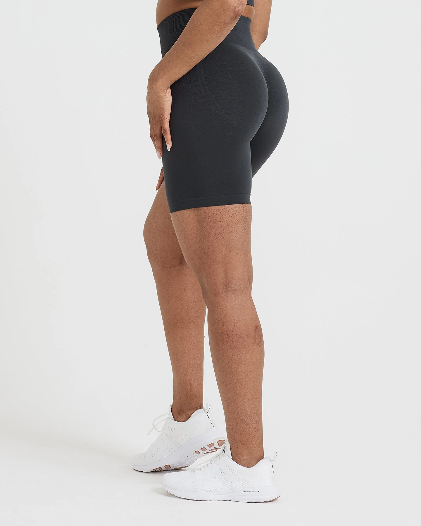 EffortlessLift™ Seamless Cycling Shorts with White Logo | Coal - Image 2