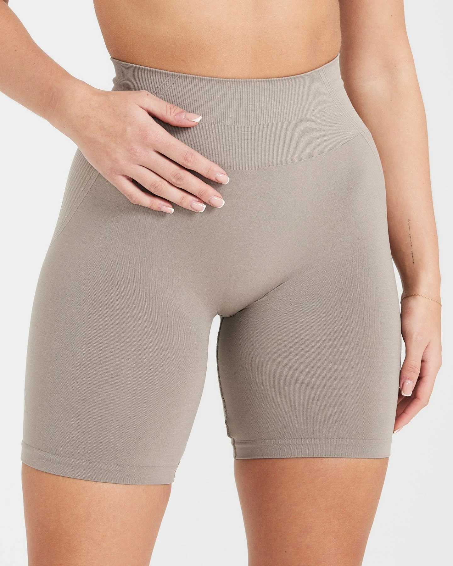 EffortlessLift™ Seamless Cycling Shorts with White Logo | Minky - Image 4