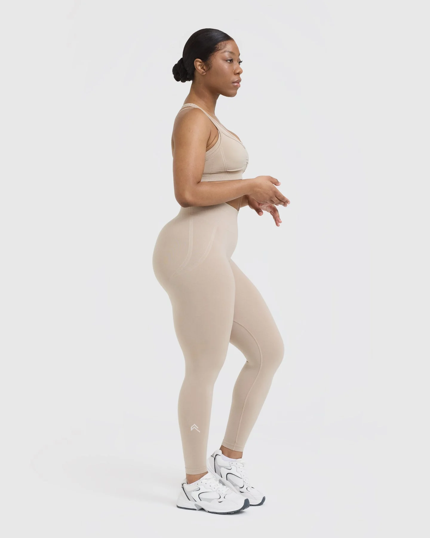 EffortlessLift™ Seamless Leggings with White Logo | Mushroom Brown - Image 3
