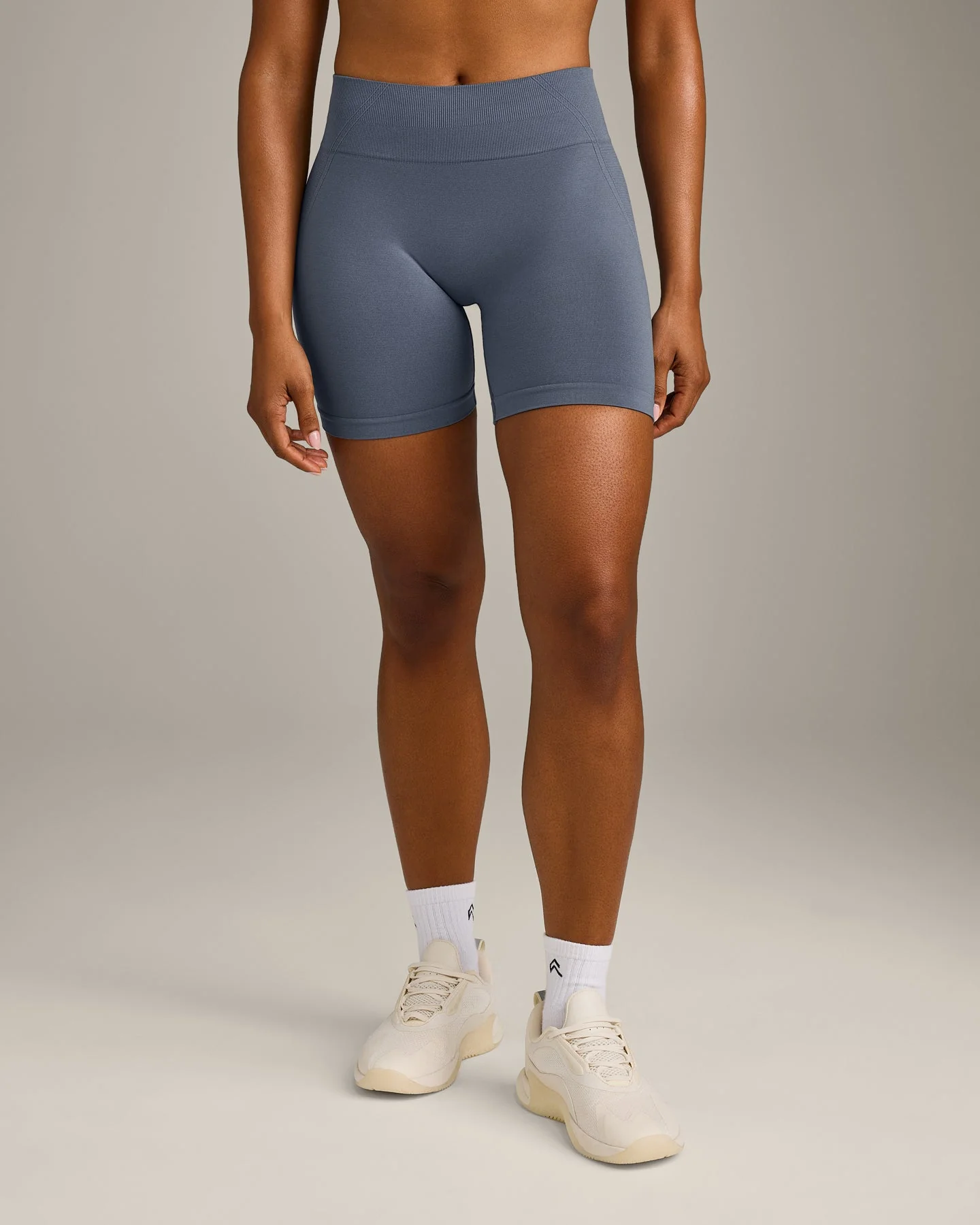 EffortlessLift™ Seamless Mid Rise Shorts with Grey Logo | Light Granite Blue - Image 4