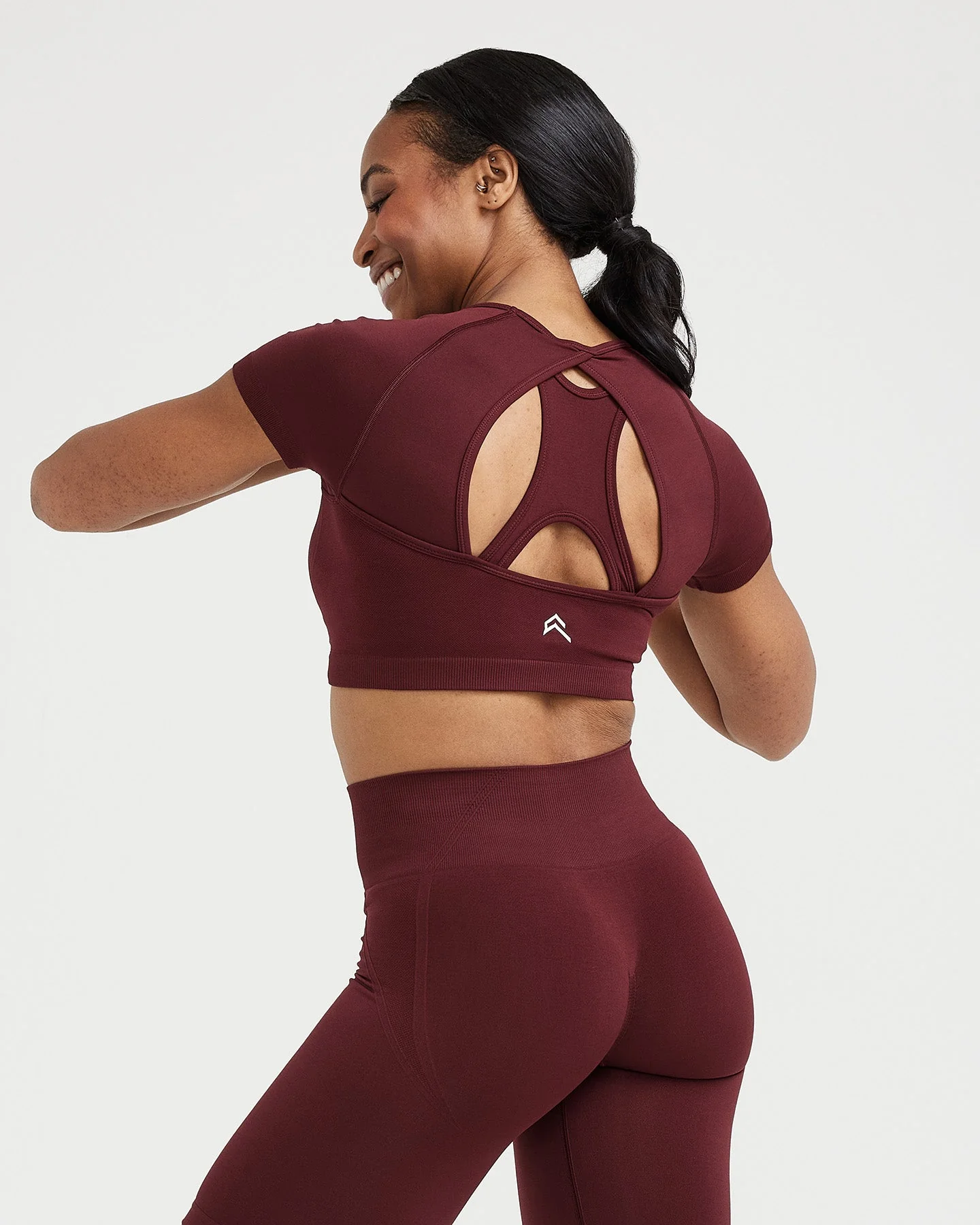 EffortlessLift™ Seamless Short Sleeve Crop Top with White Logo | Rosewood - Image 4