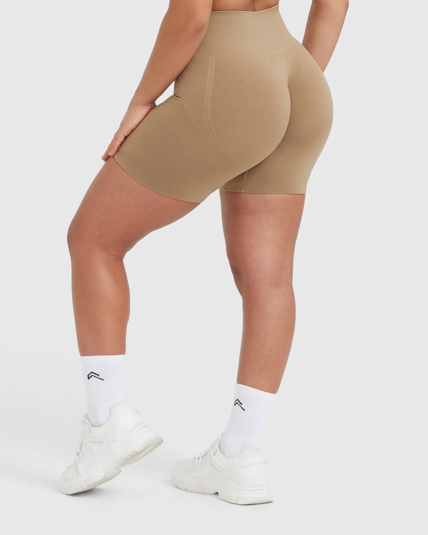 EffortlessLift™ Seamless Shorts with White Logo | Dune Brown - Image 2
