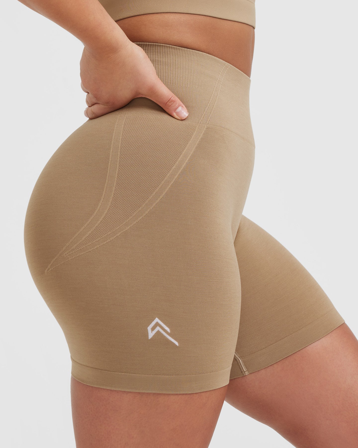 EffortlessLift™ Seamless Shorts with White Logo | Dune Brown - Image 4