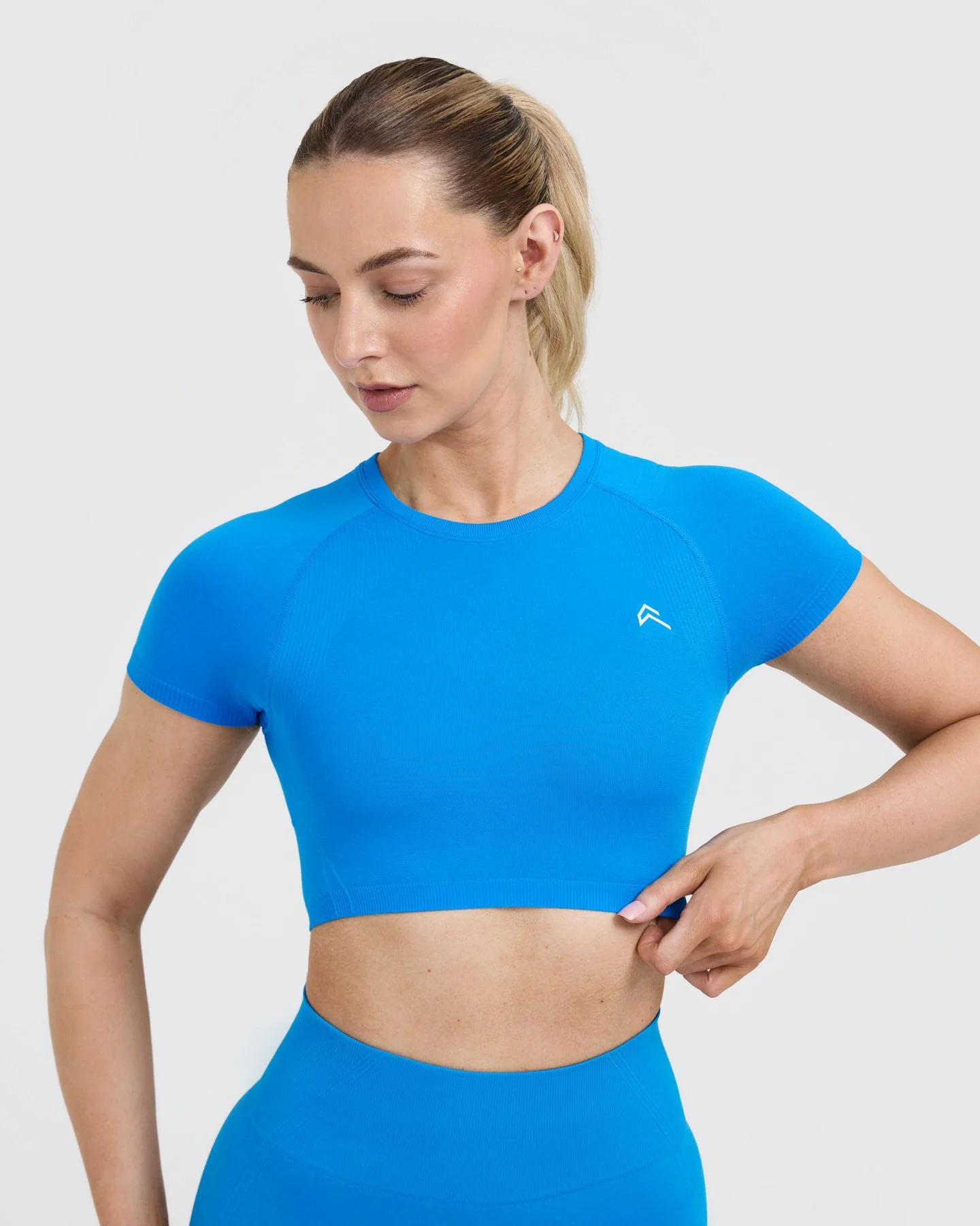Go To Seamless Fitted Crop Top | Tropical Blue - Image 4