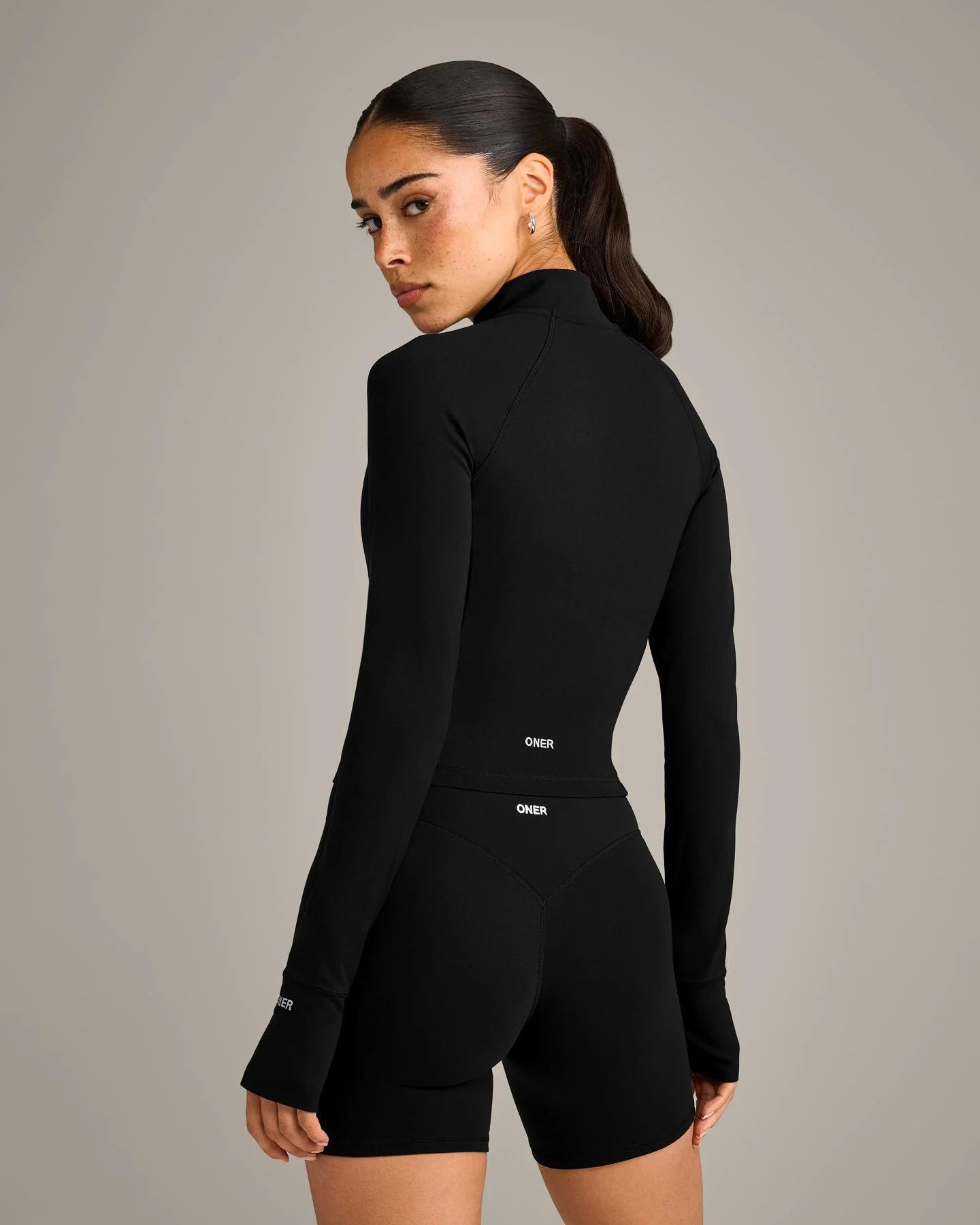 SoftMotion™ Mid Jacket with Grey Logo | Black - Image 2