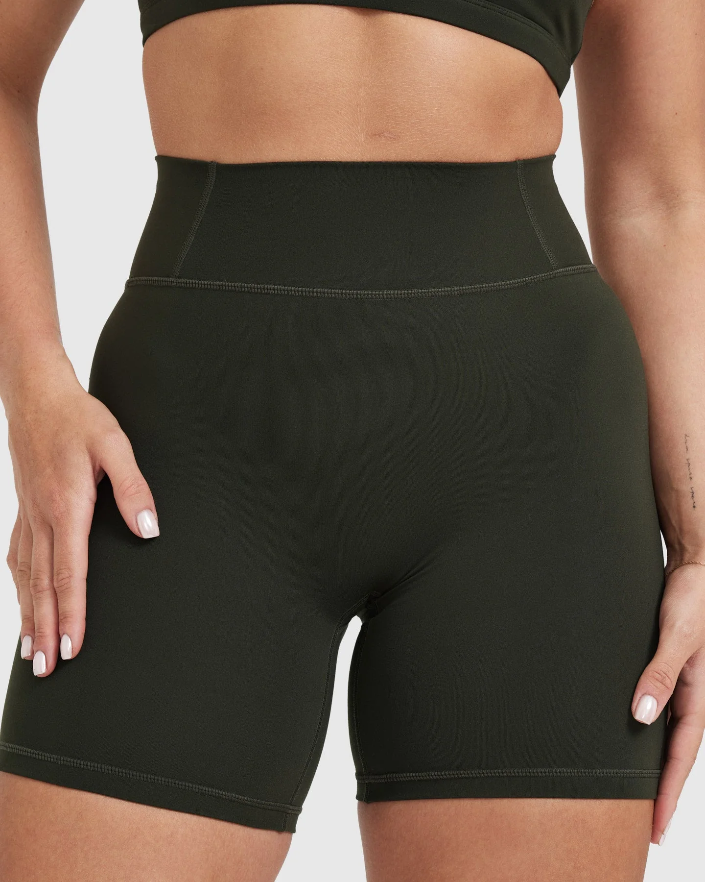 Timeless High Waisted Shorts 6" | Khaki - Image 4
