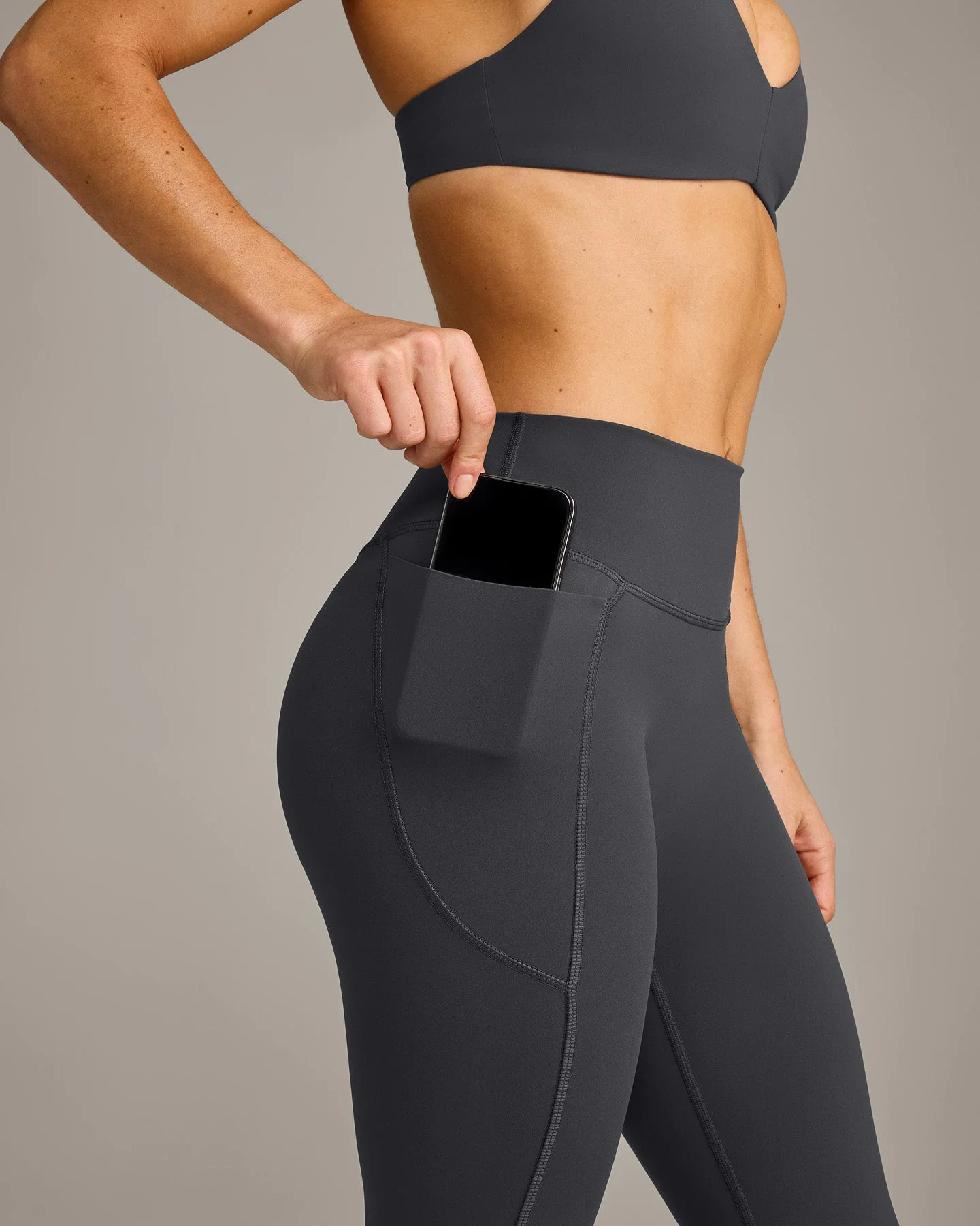UnifiedMove™ Pocket Leggings with Bonding with Reflective Logo | Coal - Image 5